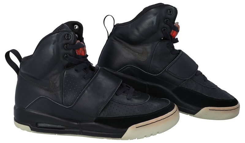 Black nike air yeezy shop
